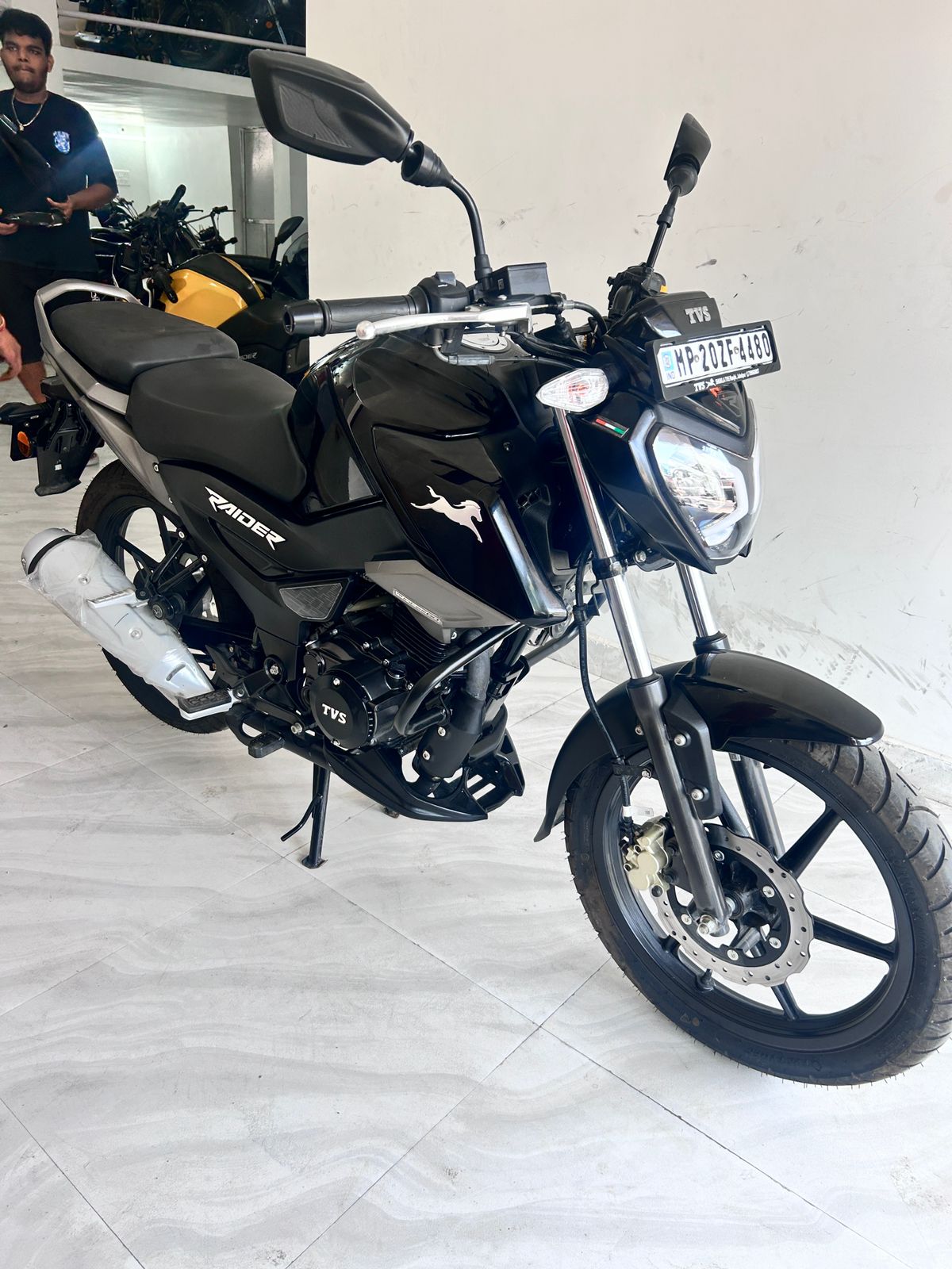 TVS RAIDER 125